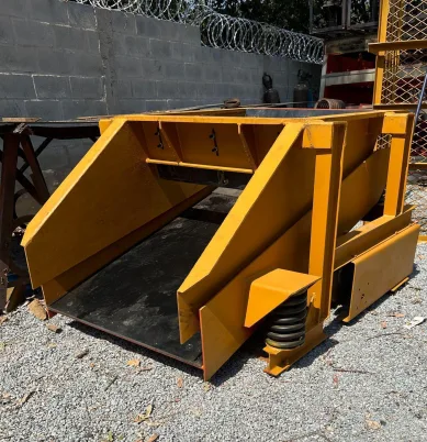 Calha vibratória em operação