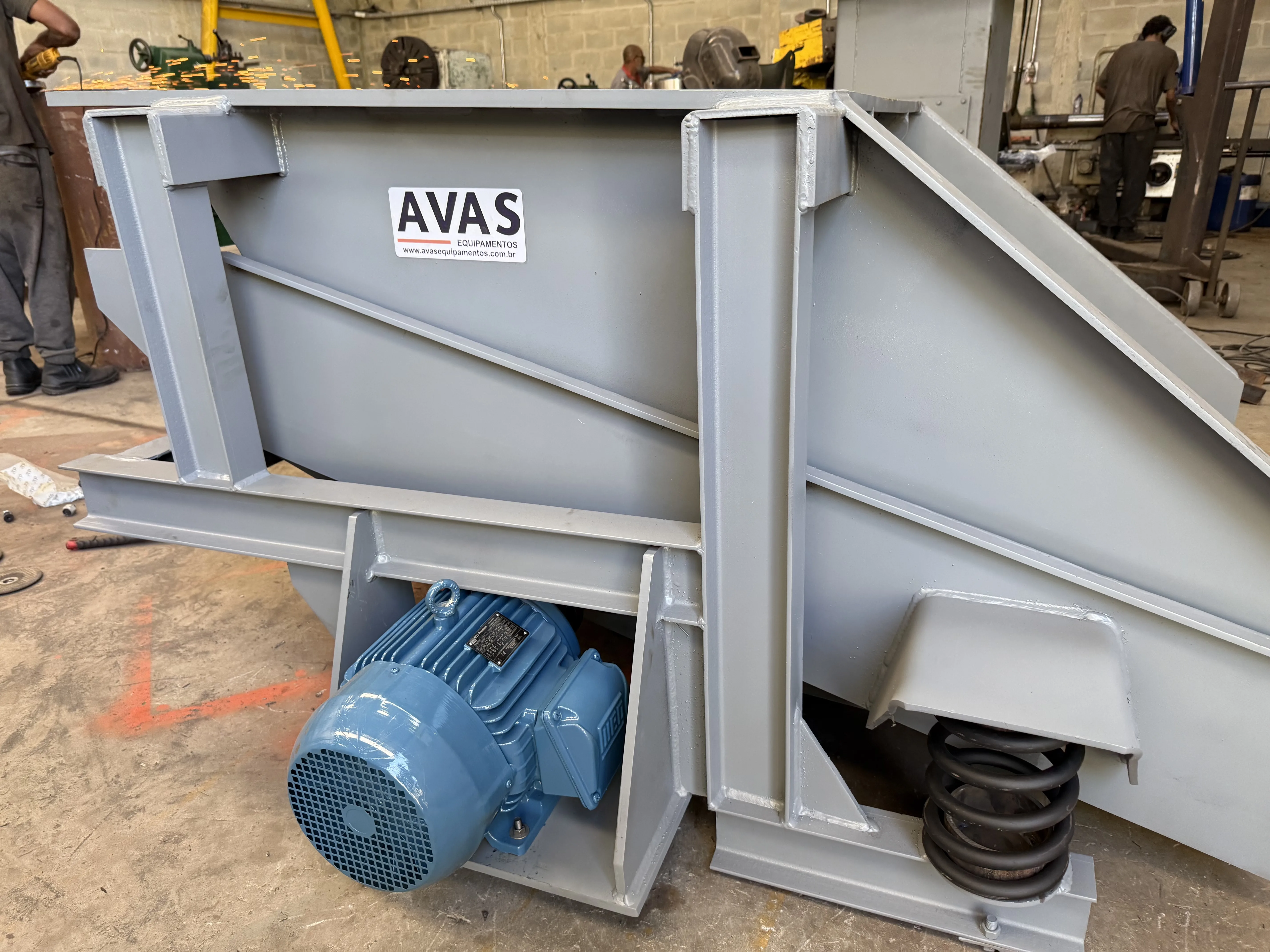 Calha vibratória AVAS em campo